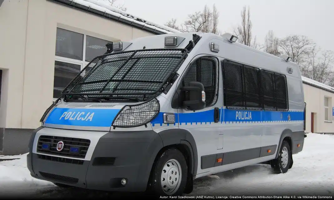 Pokaz ratownictwa lodowego dla uczniów w Tuchowie